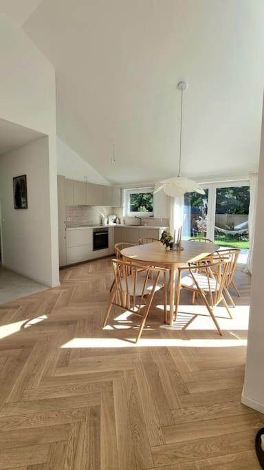 Haus Am Waldrand Und In Seenaehe Lehnin Exterior foto